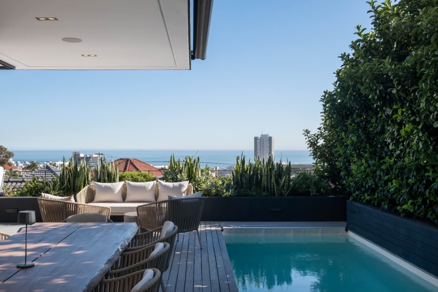 6 Bedroom Property for Sale in Fresnaye Western Cape